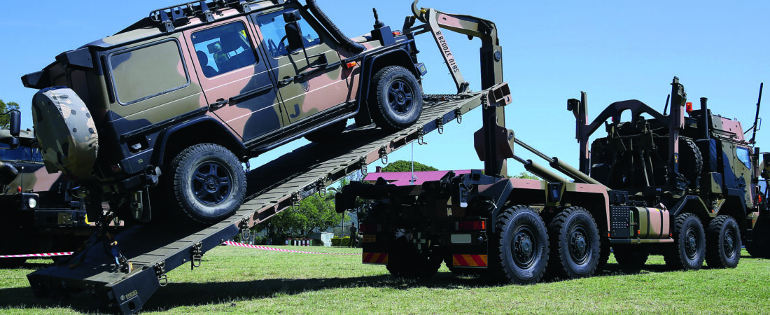 Flatrack truck